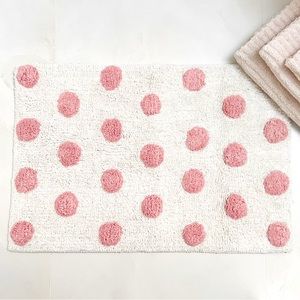 Pink polka dot bath mat 20”x30”